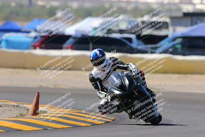 media/Oct-09-2022-SoCal Trackdays (Sun) [[95640aeeb6]]/Turn 2 (1110am)/